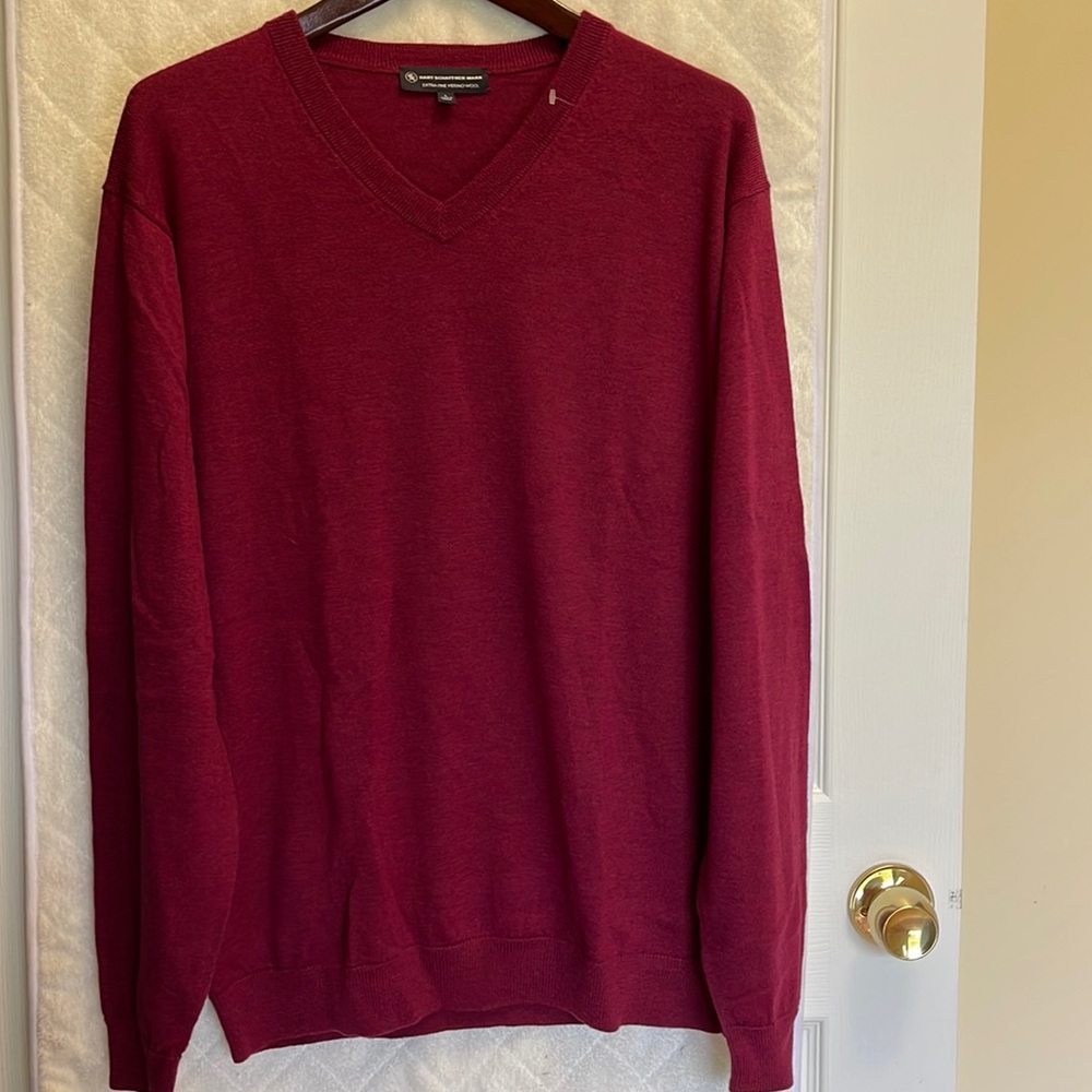 Hart Schaffner Marx Men’s Extra Fine 100% Merino Wool V-neck Maroon Sweater L